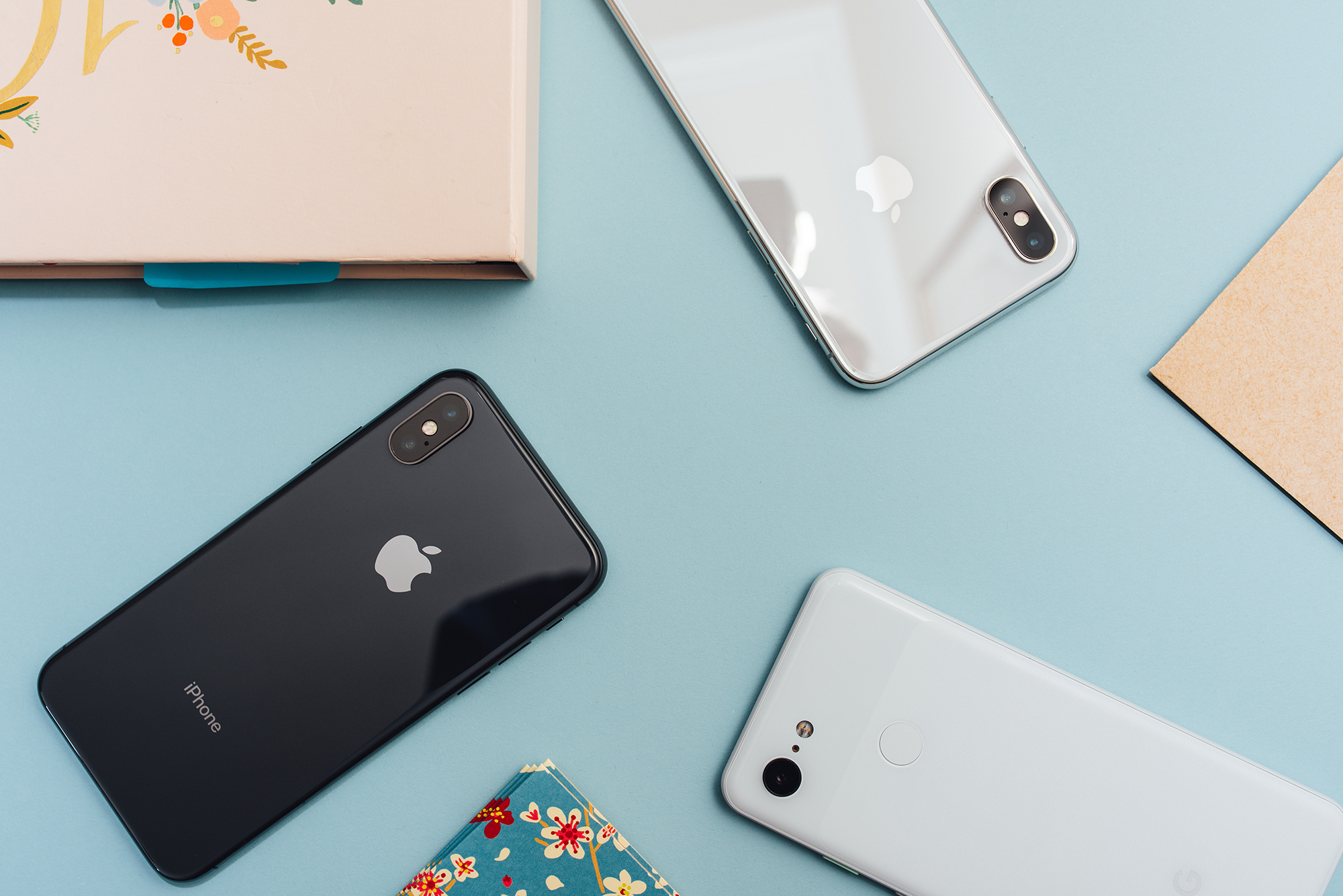Queridos Apple e Google: É hora de parar de lançar um novo telefone todos os anos